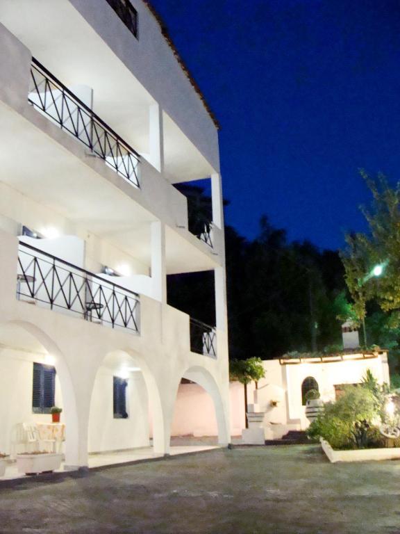 Villa Diamanti Kanapitsa  Exteriör bild